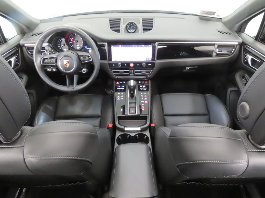 Certified 2026 Porsche Macan AWD/4WD image 14