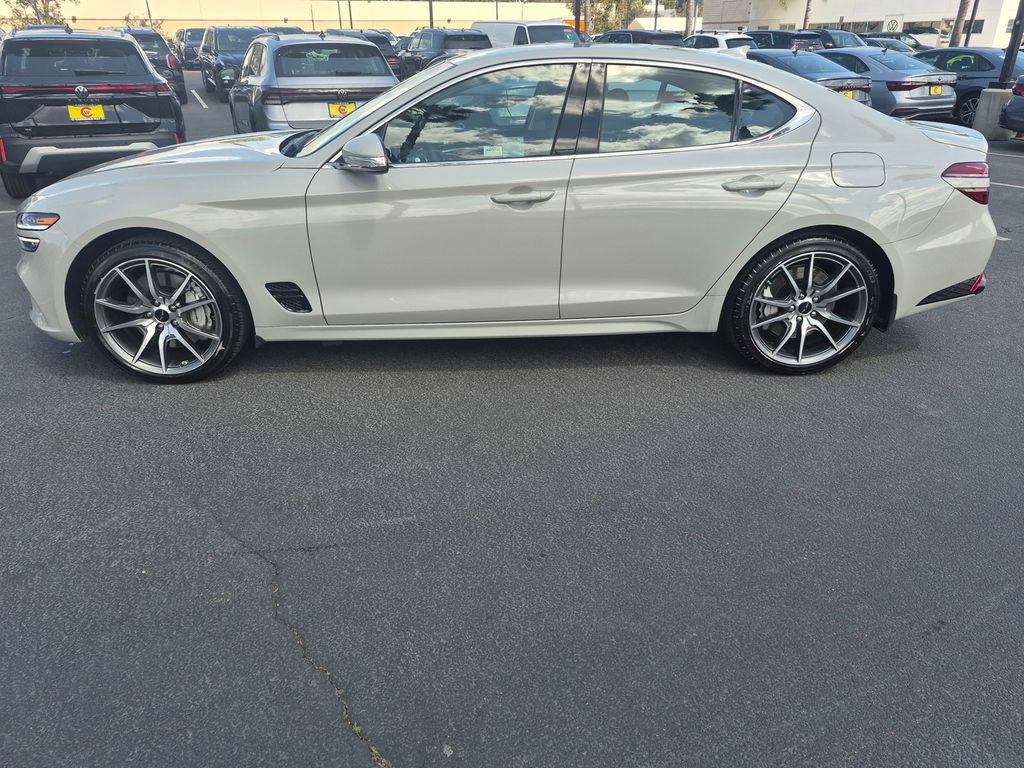 Used 2026 Genesis G70 2.5T image 4