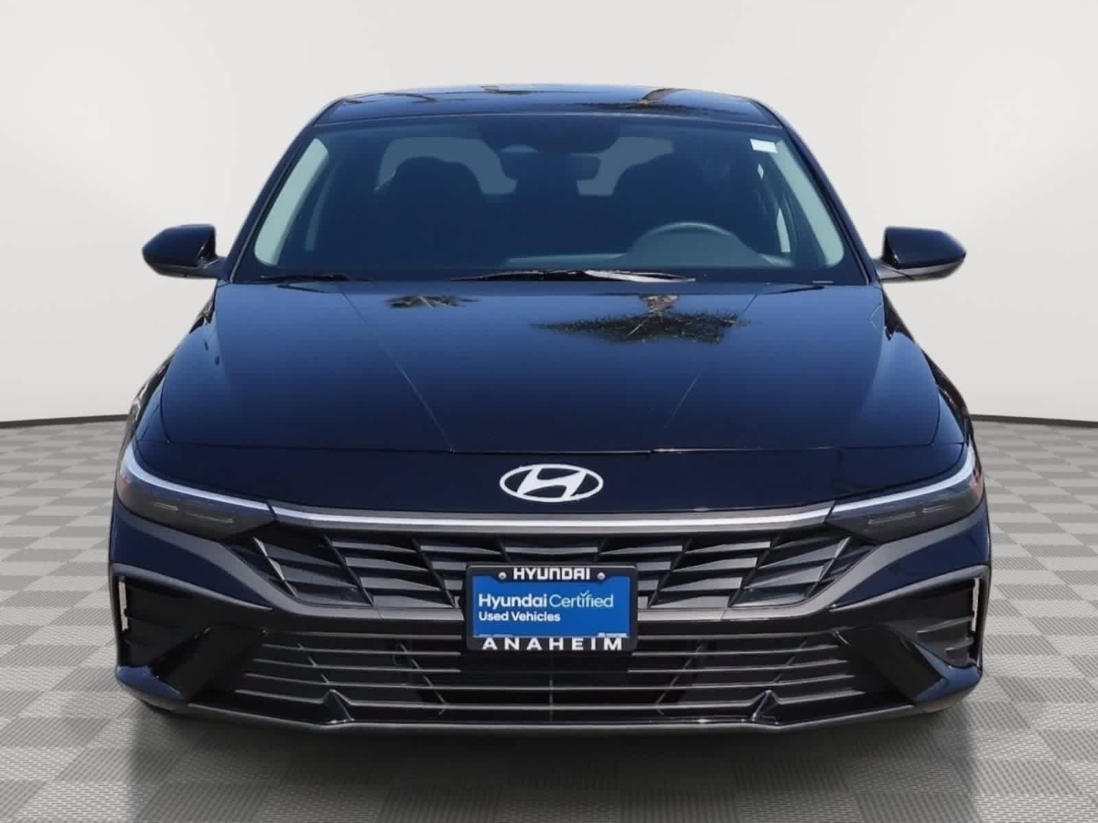Used 2025 Hyundai Elantra Hybrid FWD image 2