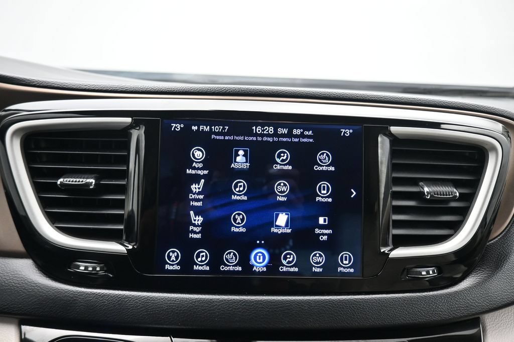 Used 2017 Chrysler Pacifica Touring-L w/ Tire & Wheel Group FWD image 16