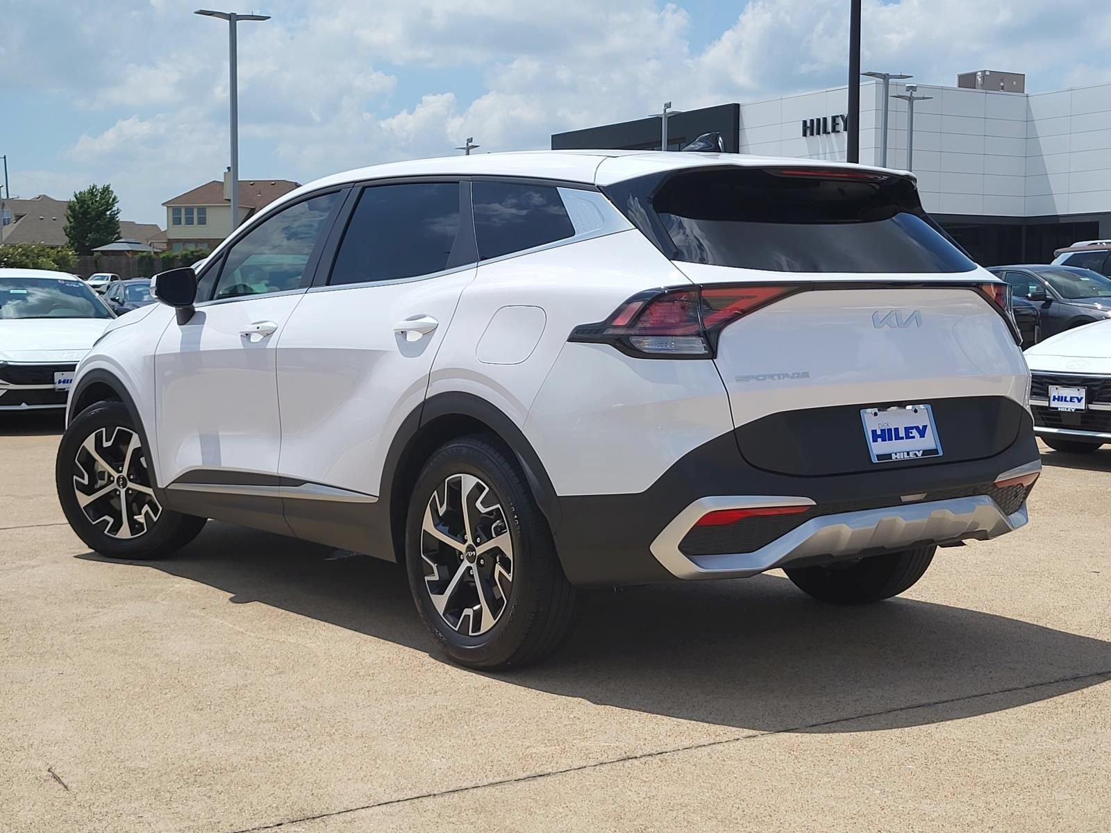 Used 2025 Kia Sportage EX FWD image 3
