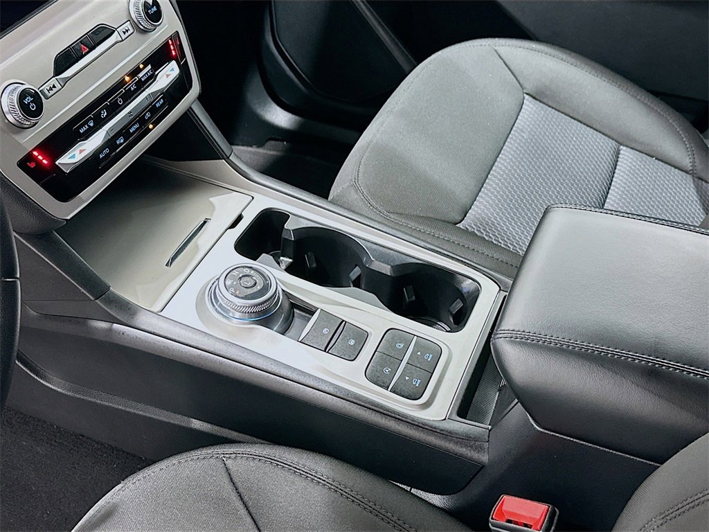 Used 2024 Ford Explorer XLT image 16