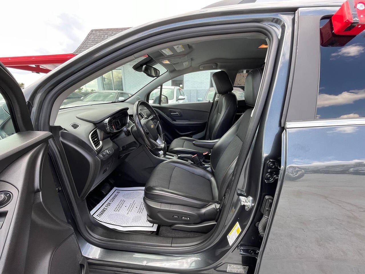 Used 2018 Chevrolet Trax LT w/ LT Convenience Package FWD image 7
