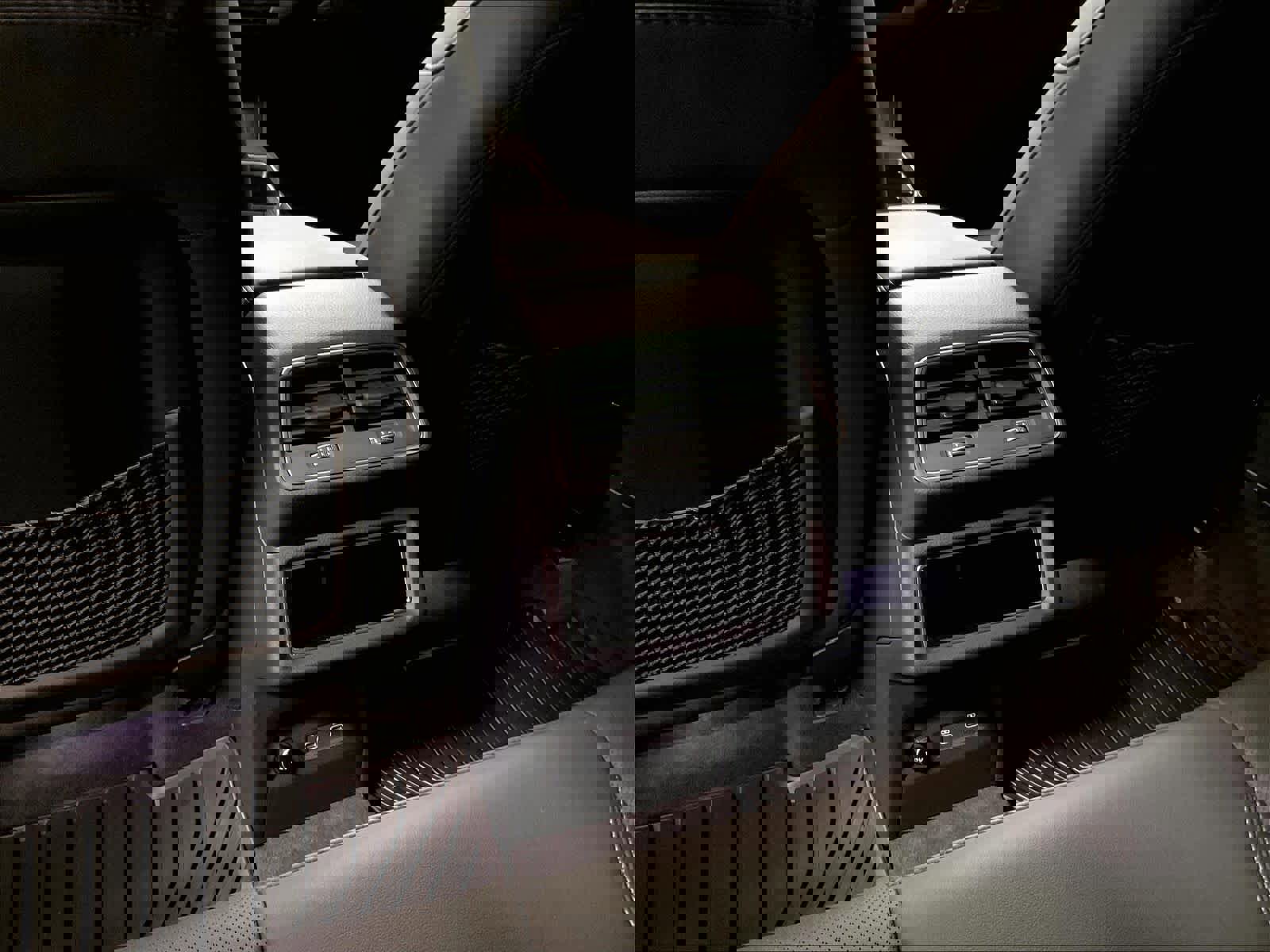 Certified 2024 Audi Q8 e-tron Premium Plus image 35