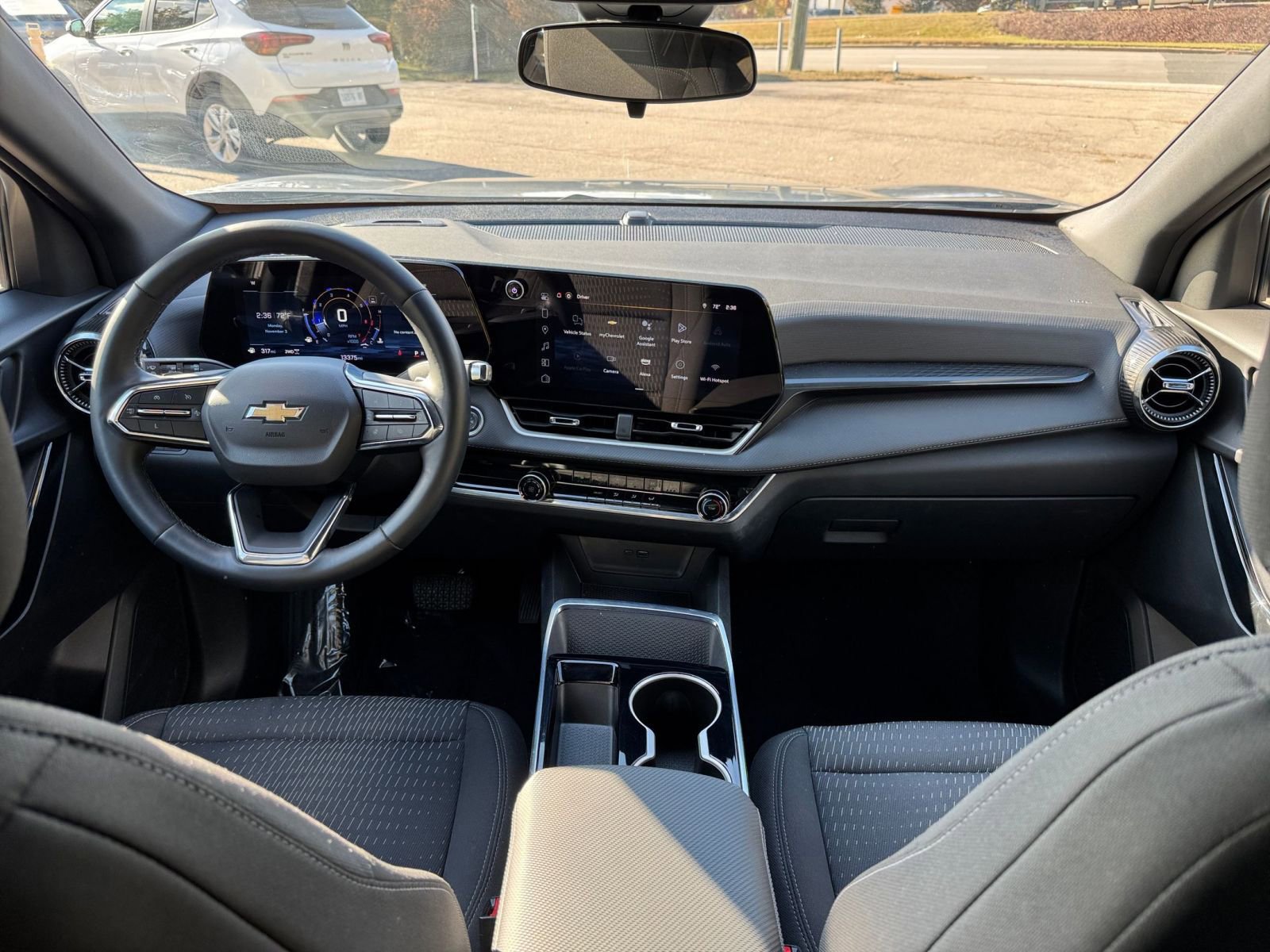 Used 2025 Chevrolet Equinox LT image 32