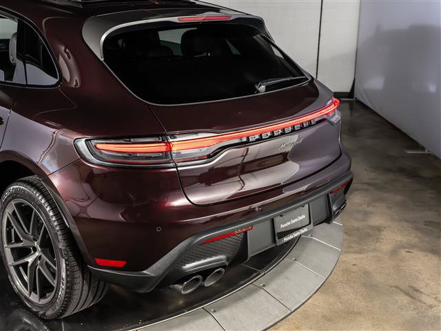 Used 2026 Porsche Macan AWD/4WD image 32