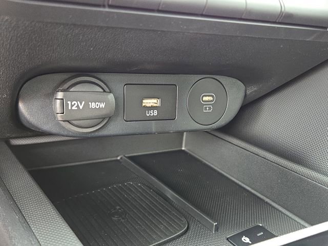 New 2025 Hyundai Elantra SEL image 14