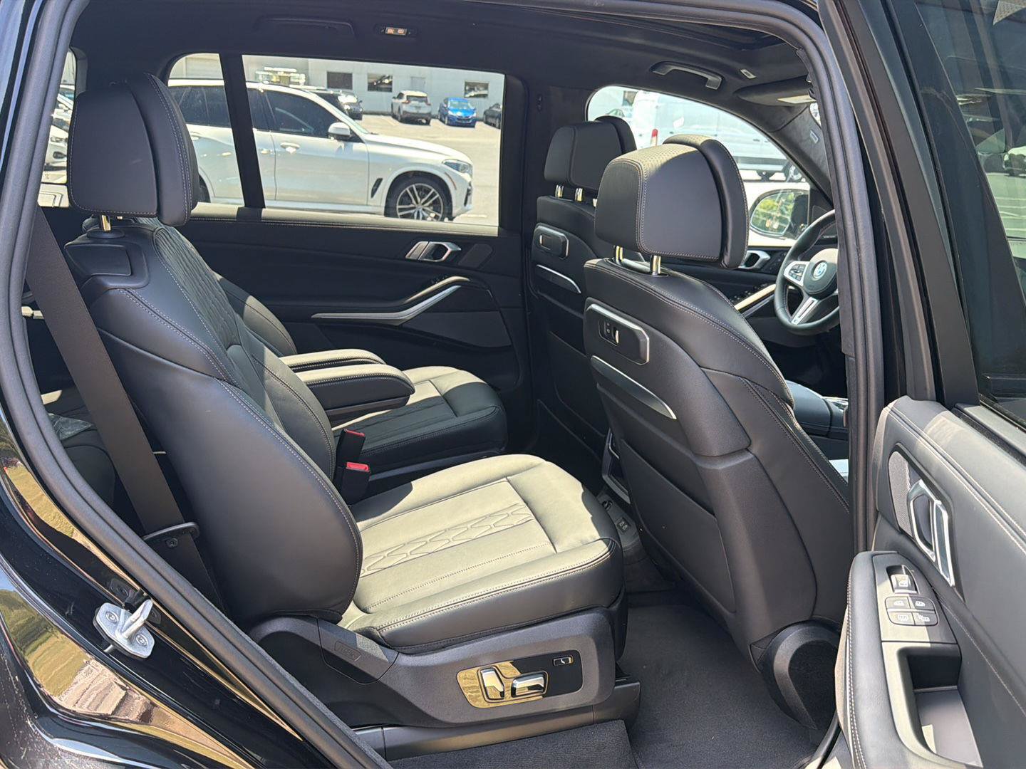 New 2027 BMW X7 M60i AWD/4WD image 14