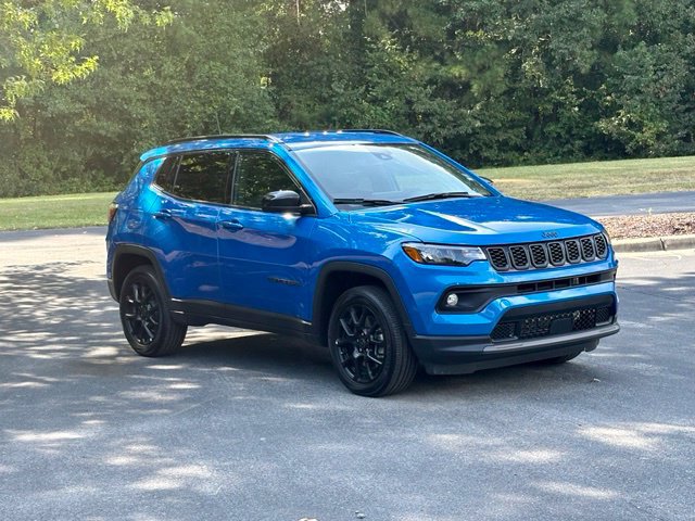 Used 2026 Jeep Compass Latitude AWD/4WD image 10