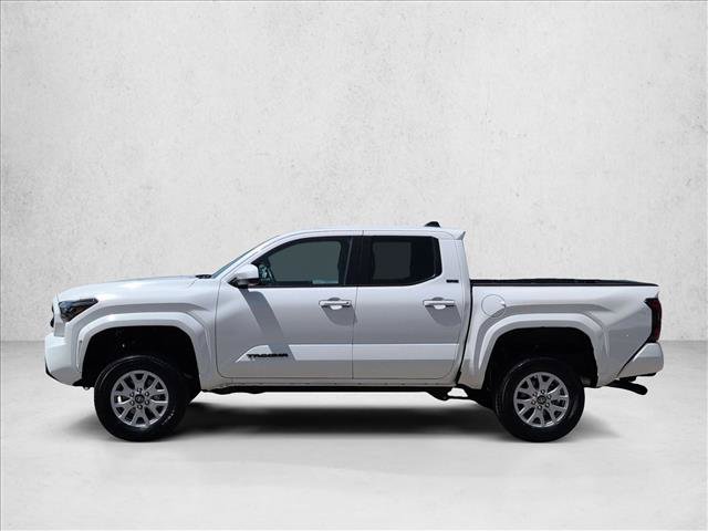 Used 2025 Toyota Tacoma SR5 AWD/4WD image 9