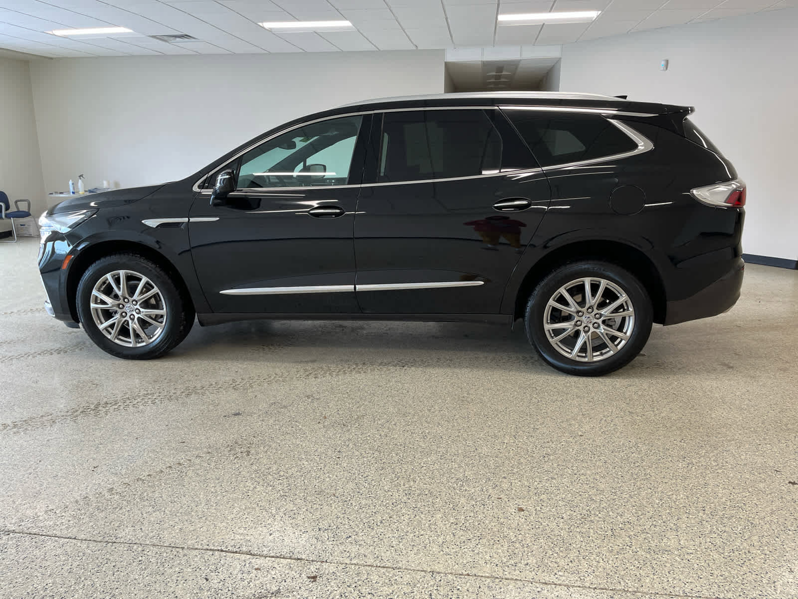 Used 2023 Buick Enclave Essence w/ Experience Buick Package image 10