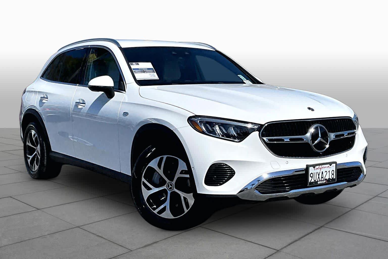 Used 2025 Mercedes-Benz GLC 350e 4MATIC image 2