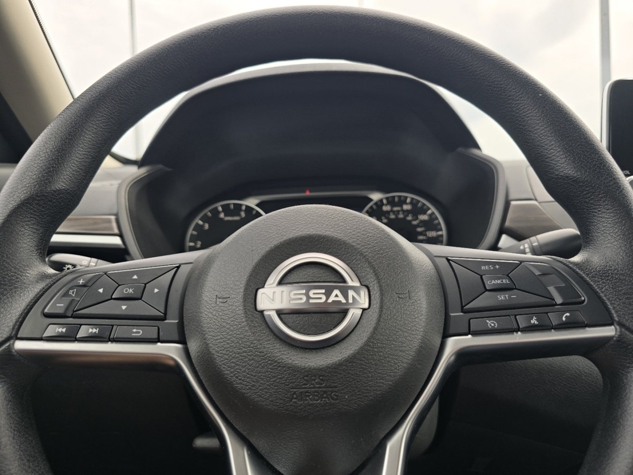 Used 2024 Nissan Altima 2.5 SV AWD/4WD image 23