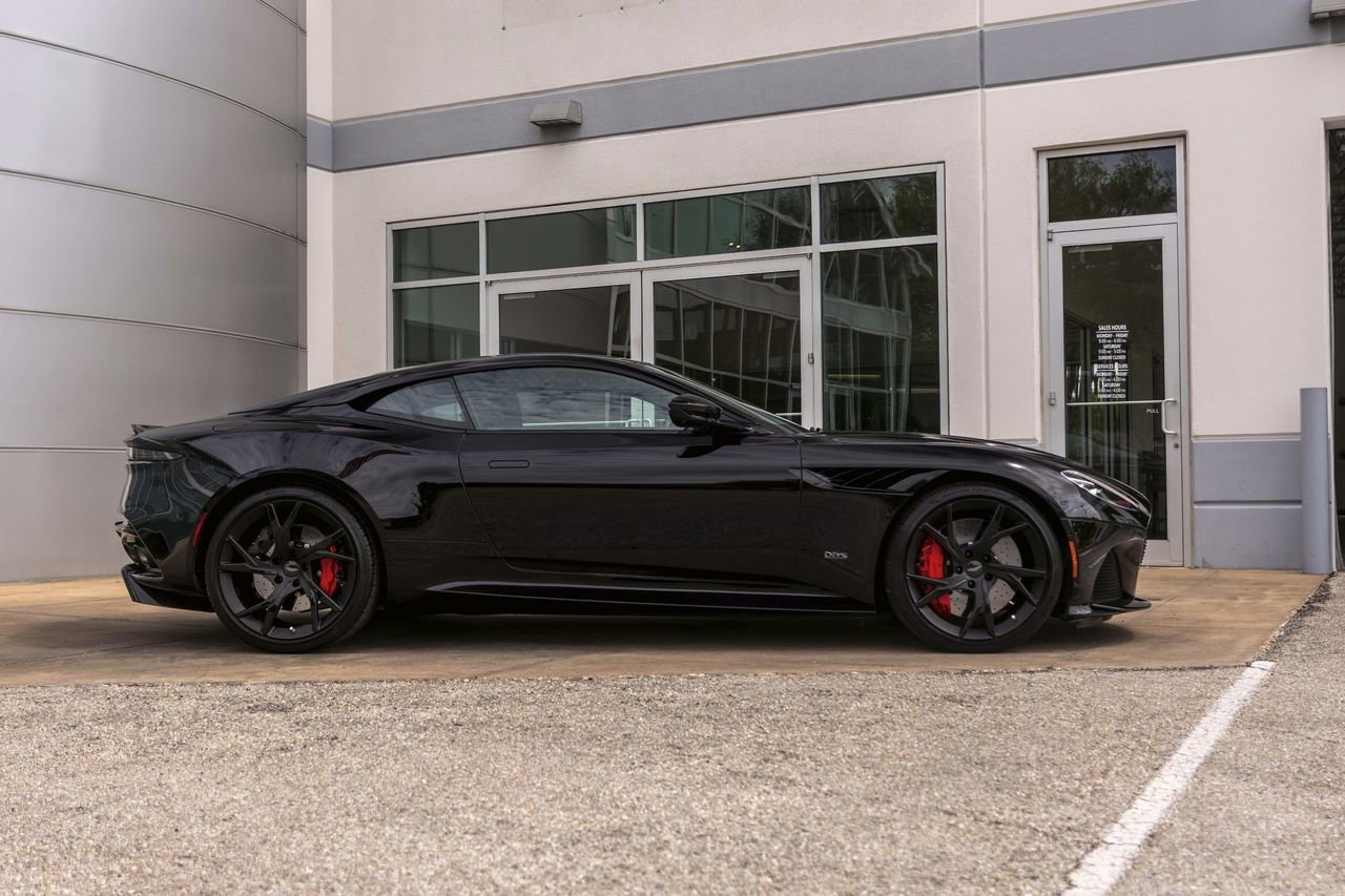Used 2019 Aston Martin DBS Superleggera RWD image 7