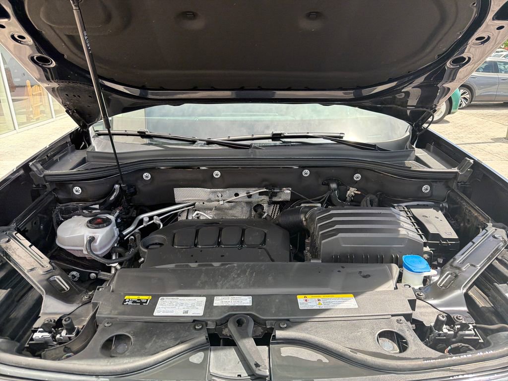 Certified 2024 Volkswagen Atlas SE w/ Black Wheel Package AWD/4WD image 23