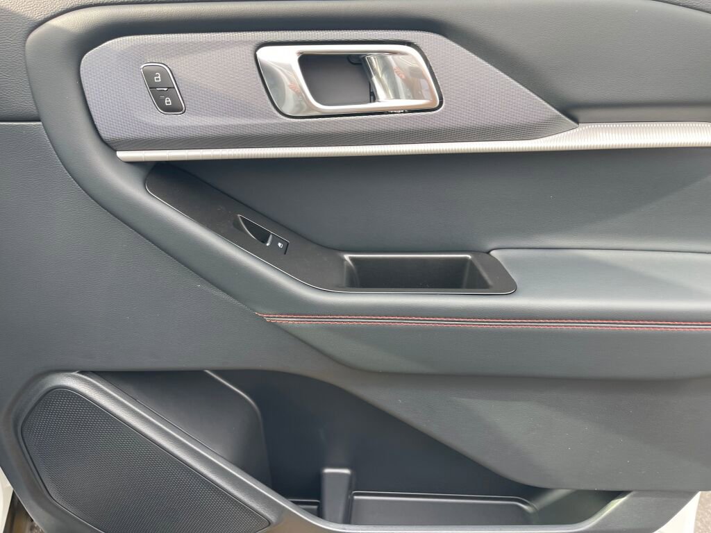 New 2026 Ford Explorer ST-Line w/ ST-Line Street Pack image 16