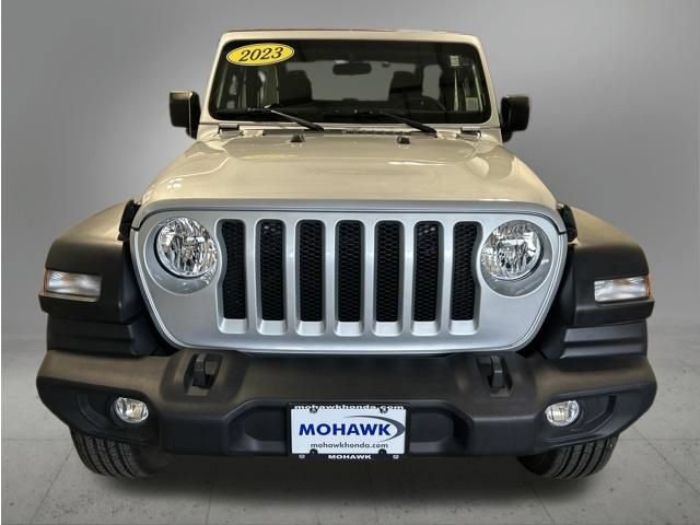 Used 2023 Jeep Wrangler Sport AWD/4WD image 9