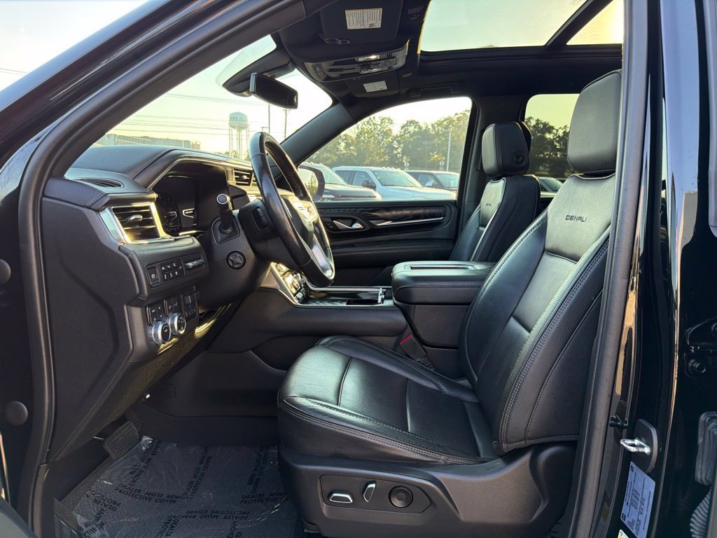 Used 2022 GMC Yukon XL Denali w/ Max Trailering Package AWD/4WD image 11
