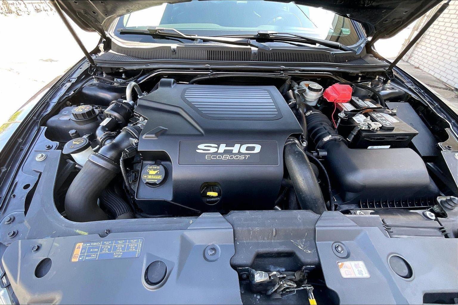 Used 2013 Ford Taurus SHO image 10
