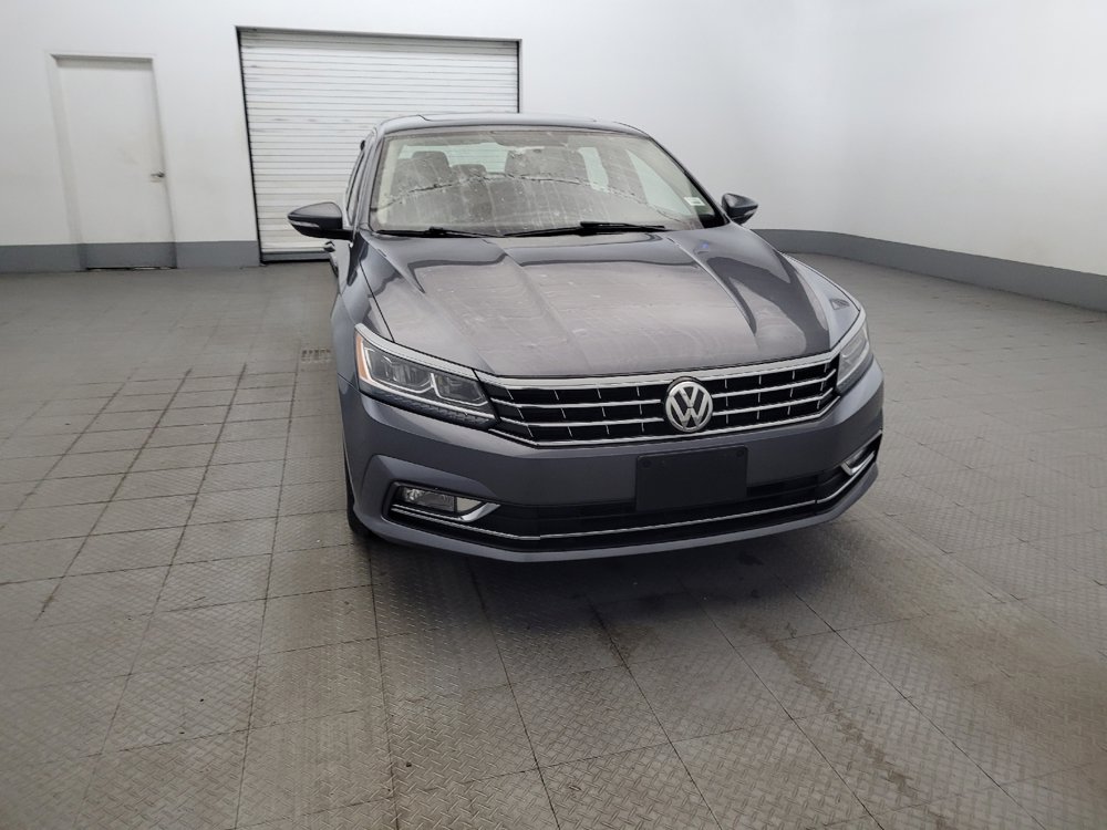 Used 2018 Volkswagen Passat 2.0T SE FWD image 14