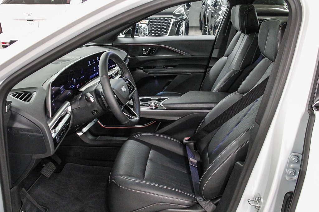 Used 2025 Cadillac Lyriq Sport image 19