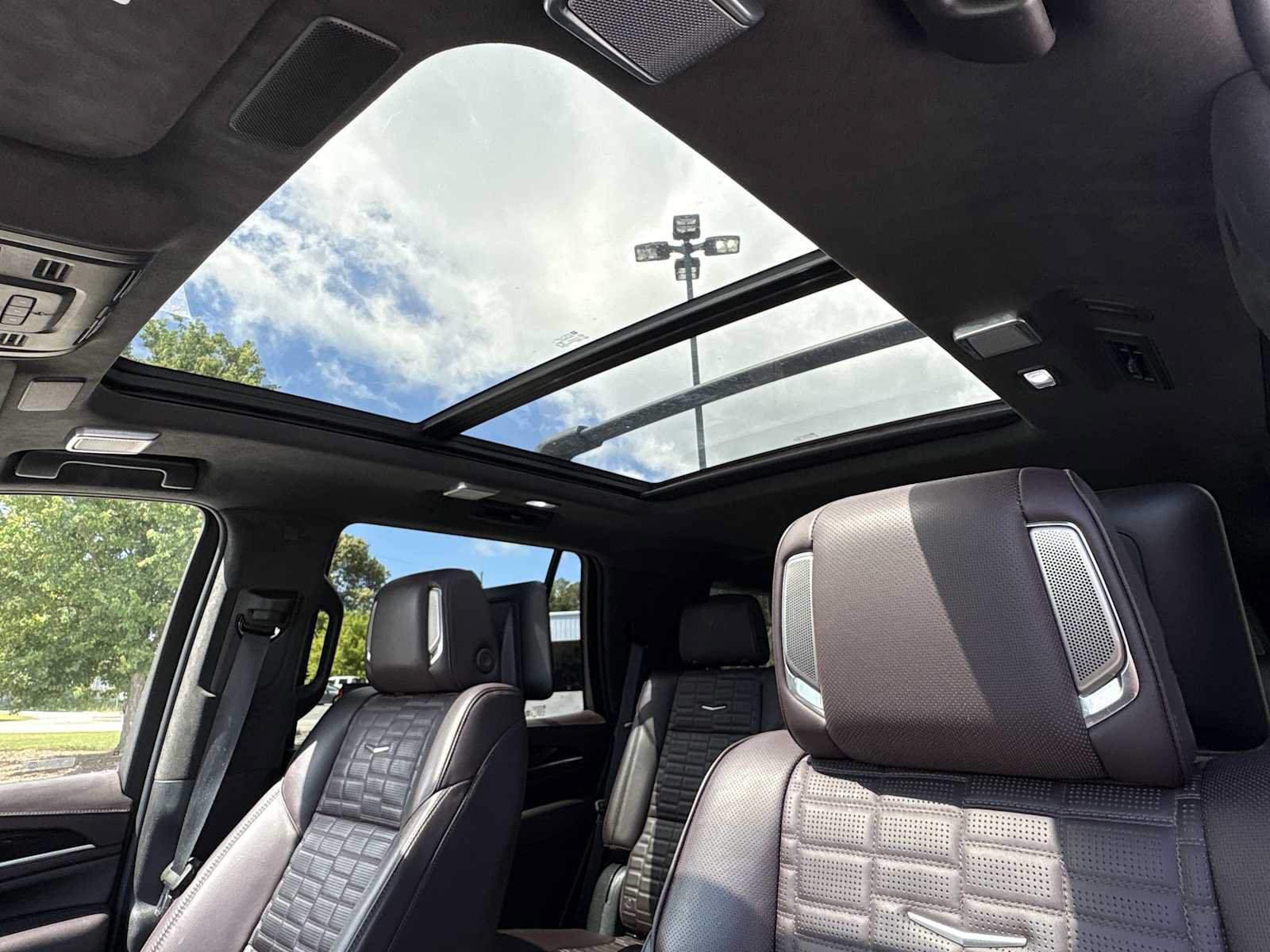 Used 2023 Cadillac Escalade Sport Platinum AWD/4WD image 19