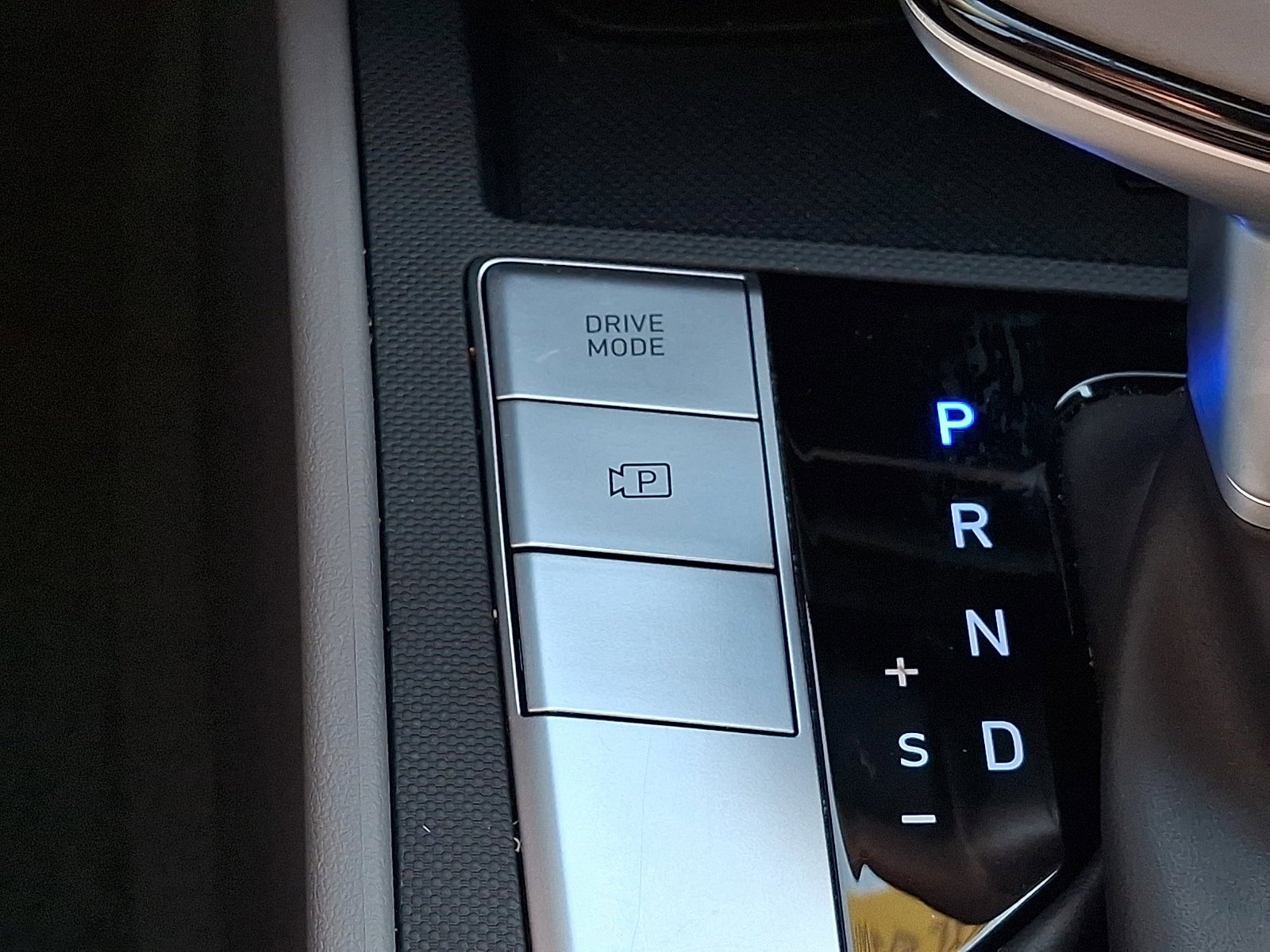 Certified 2025 Hyundai Elantra Sport FWD image 24