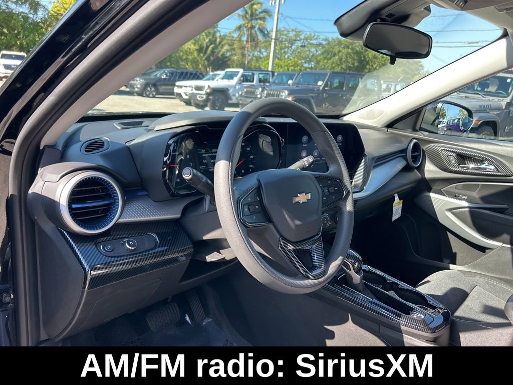 Used 2025 Chevrolet Trax LS w/ LS Convenience Package FWD image 11