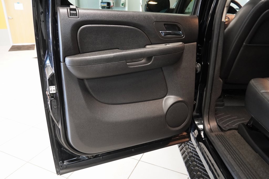 Used 2013 Chevrolet Avalanche LT w/ Suspension Package, Off-Road image 24