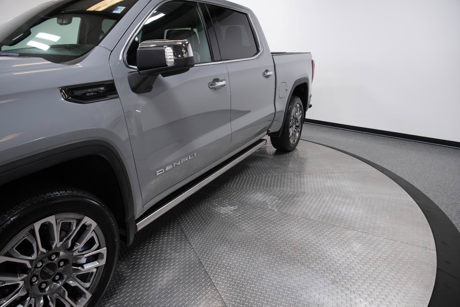 Used 2025 GMC Sierra 1500 Denali Ultimate AWD/4WD image 5