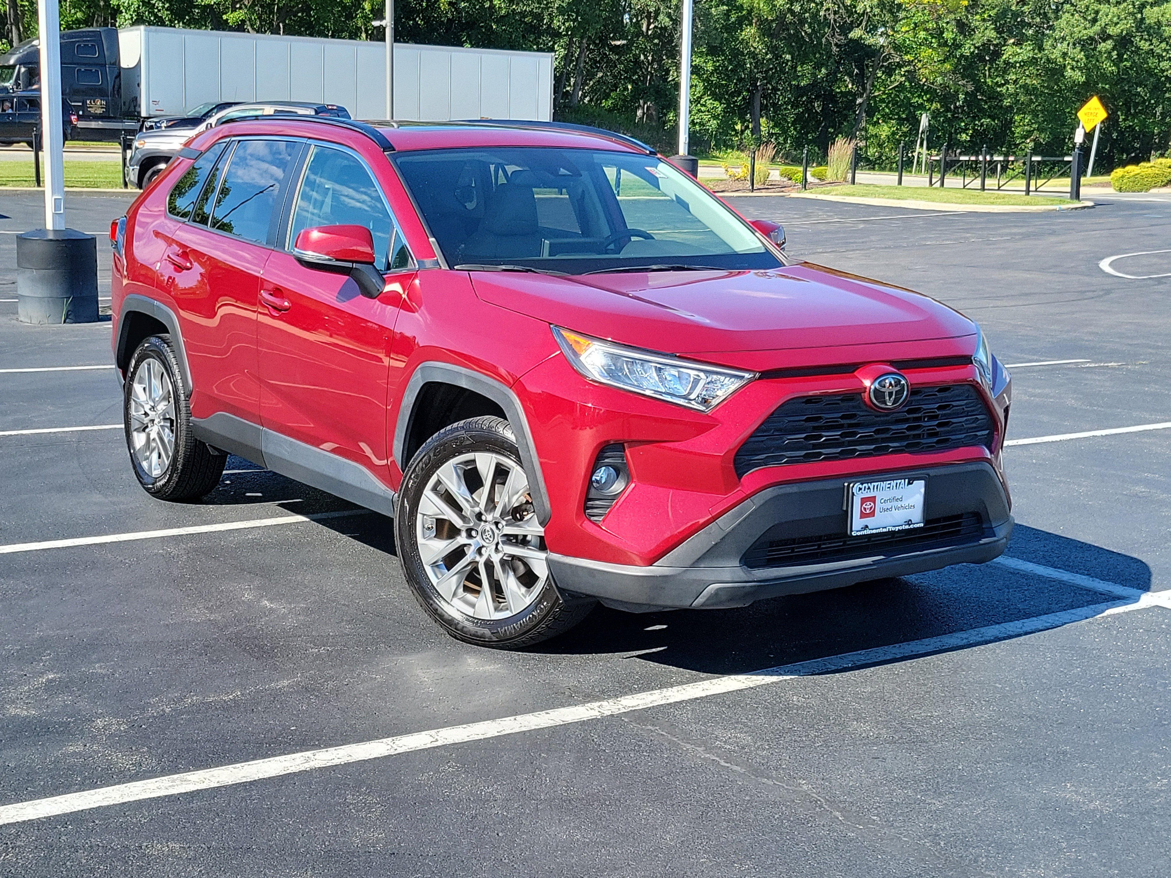 Certified 2019 Toyota RAV4 XLE Premium FWD image 32