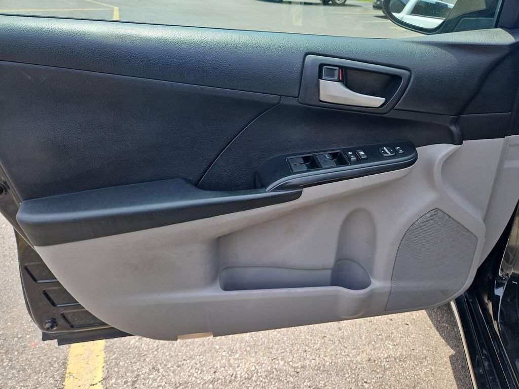 Used 2012 Toyota Camry LE FWD image 20