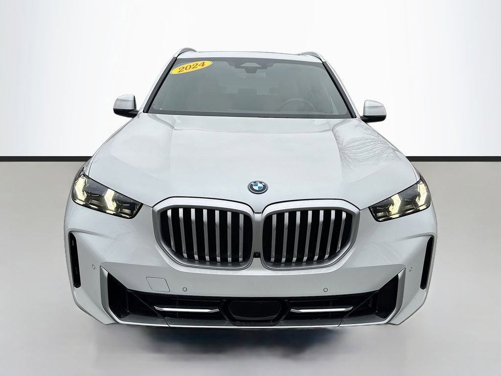 Used 2024 BMW X5 xDrive50e w/ Parking Assistance Package image 2