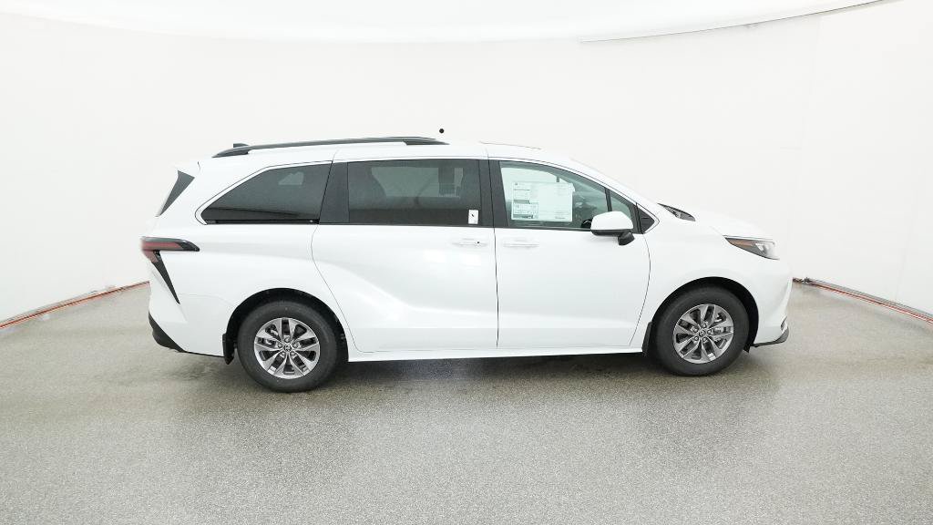 New 2026 Toyota Sienna XLE FWD image 14
