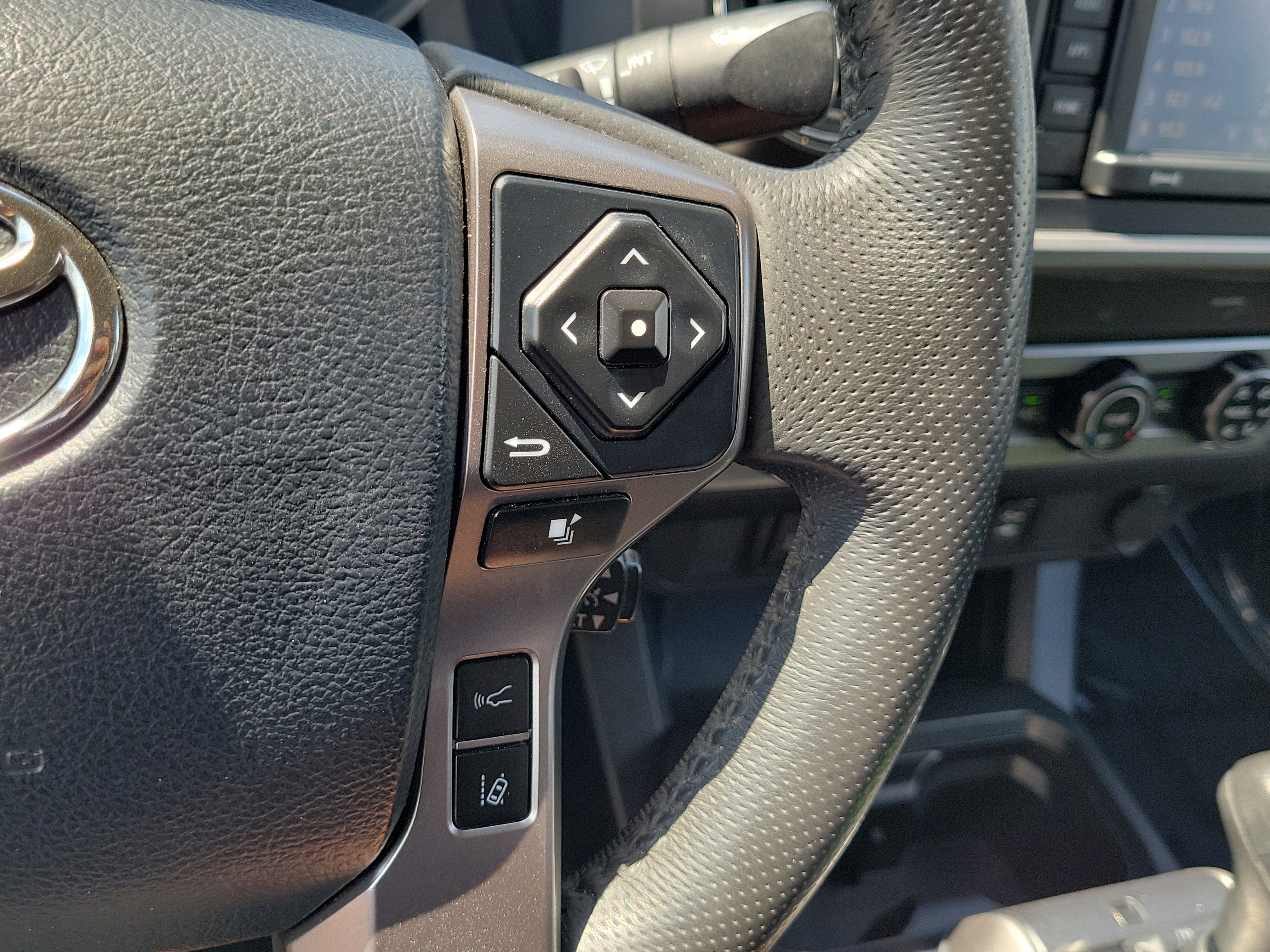 Used 2019 Toyota Tacoma SR5 AWD/4WD image 24