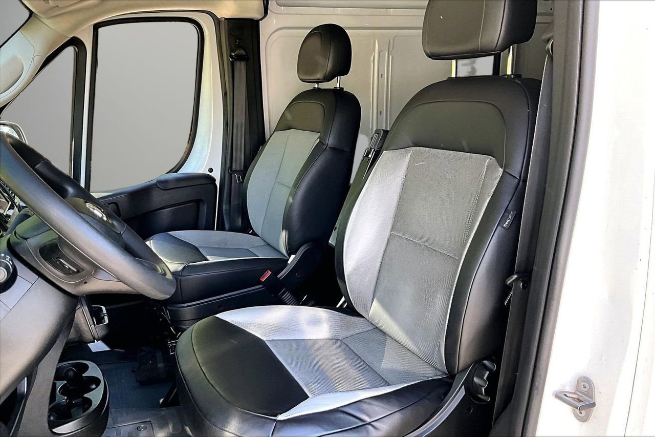 Used 2025 RAM ProMaster 2500 w/ Convenience Group image 19