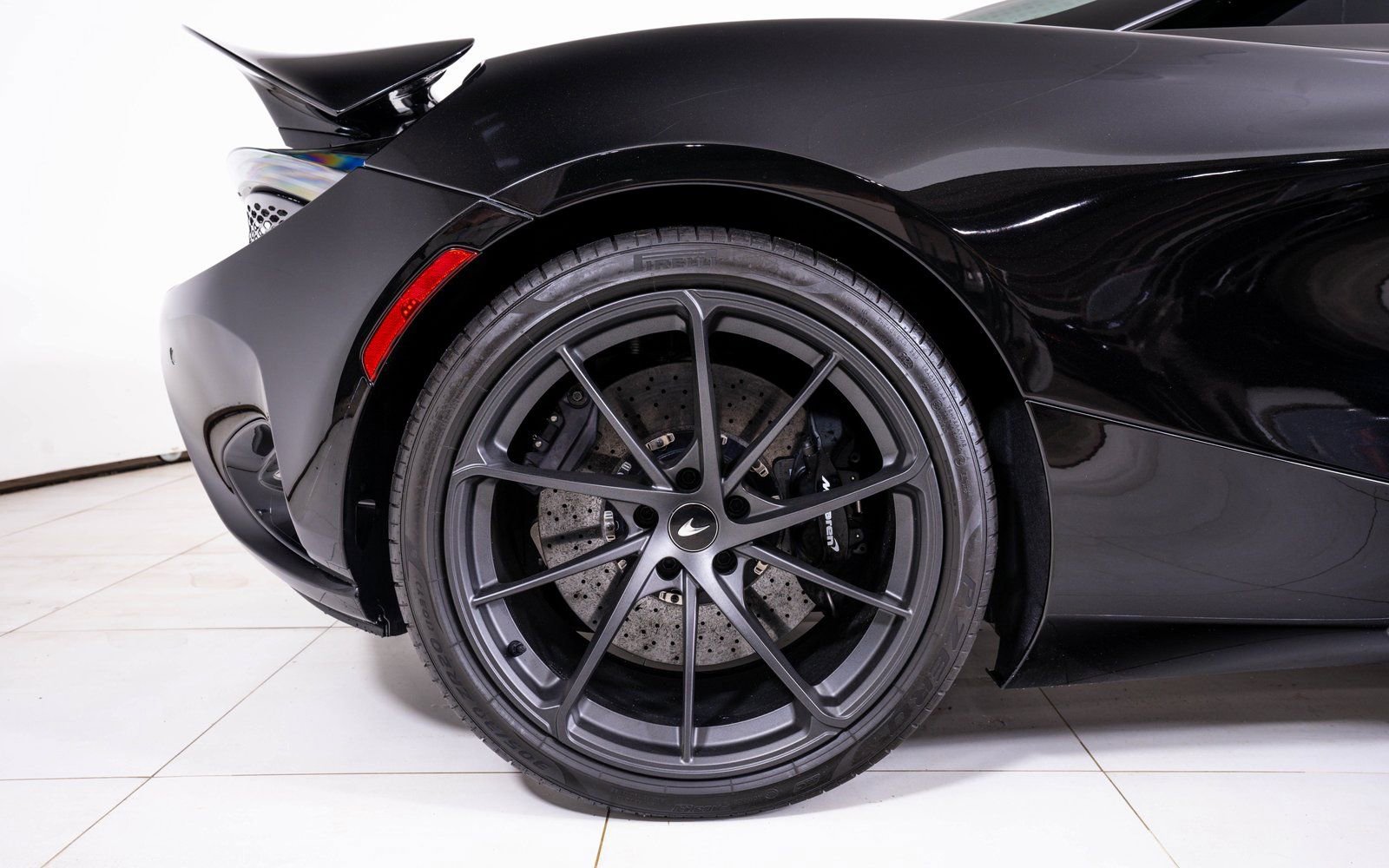 Used 2025 McLaren 750S Spider image 18