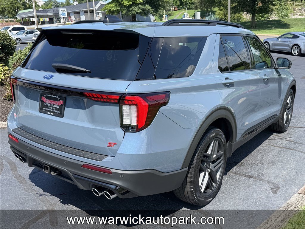 Used 2025 Ford Explorer ST AWD/4WD image 18