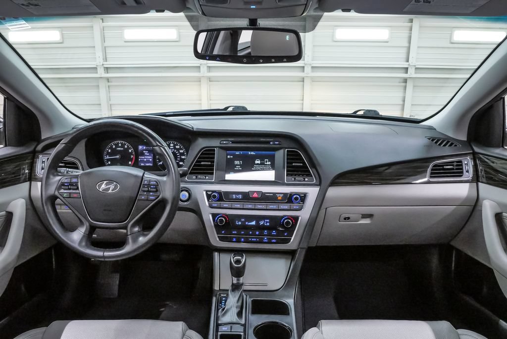 Used 2017 Hyundai Sonata Limited w/ Cargo Package FWD image 16