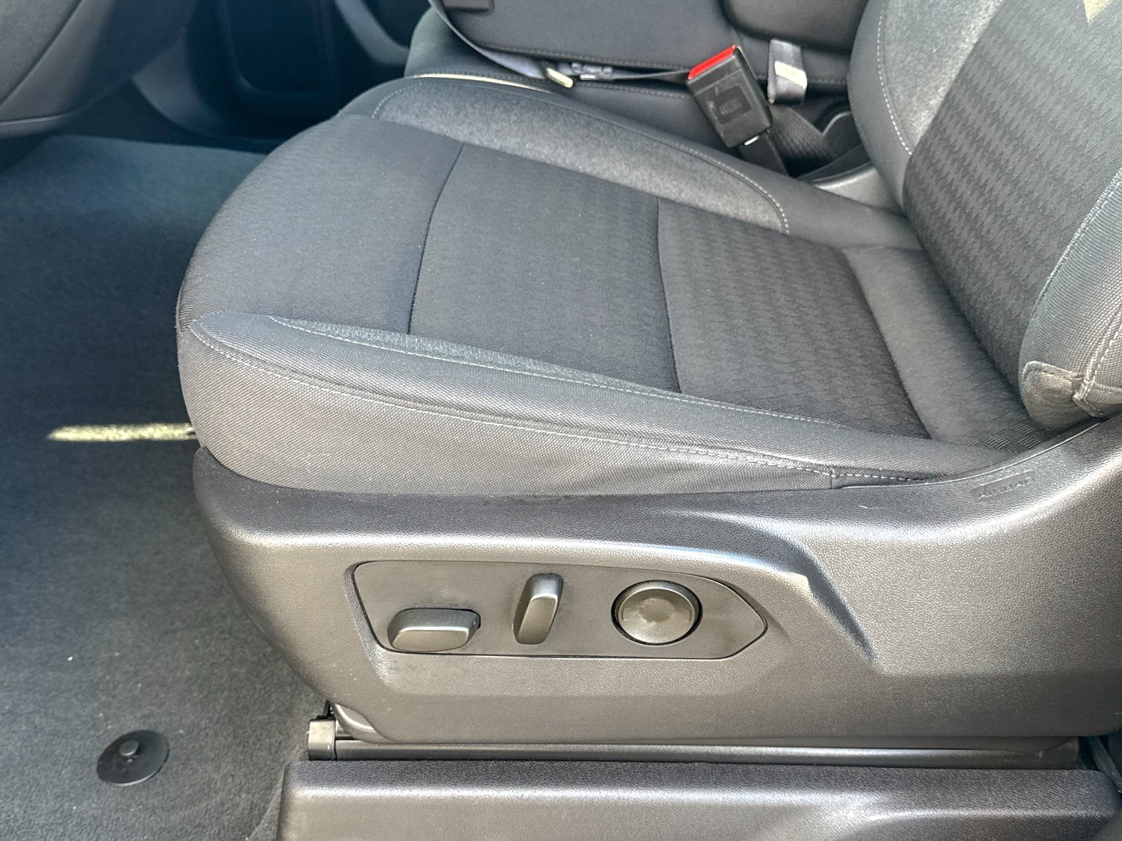 Certified 2024 Chevrolet Silverado 1500 Custom Trail Boss w/ LPO, Dark Essentials Package image 19