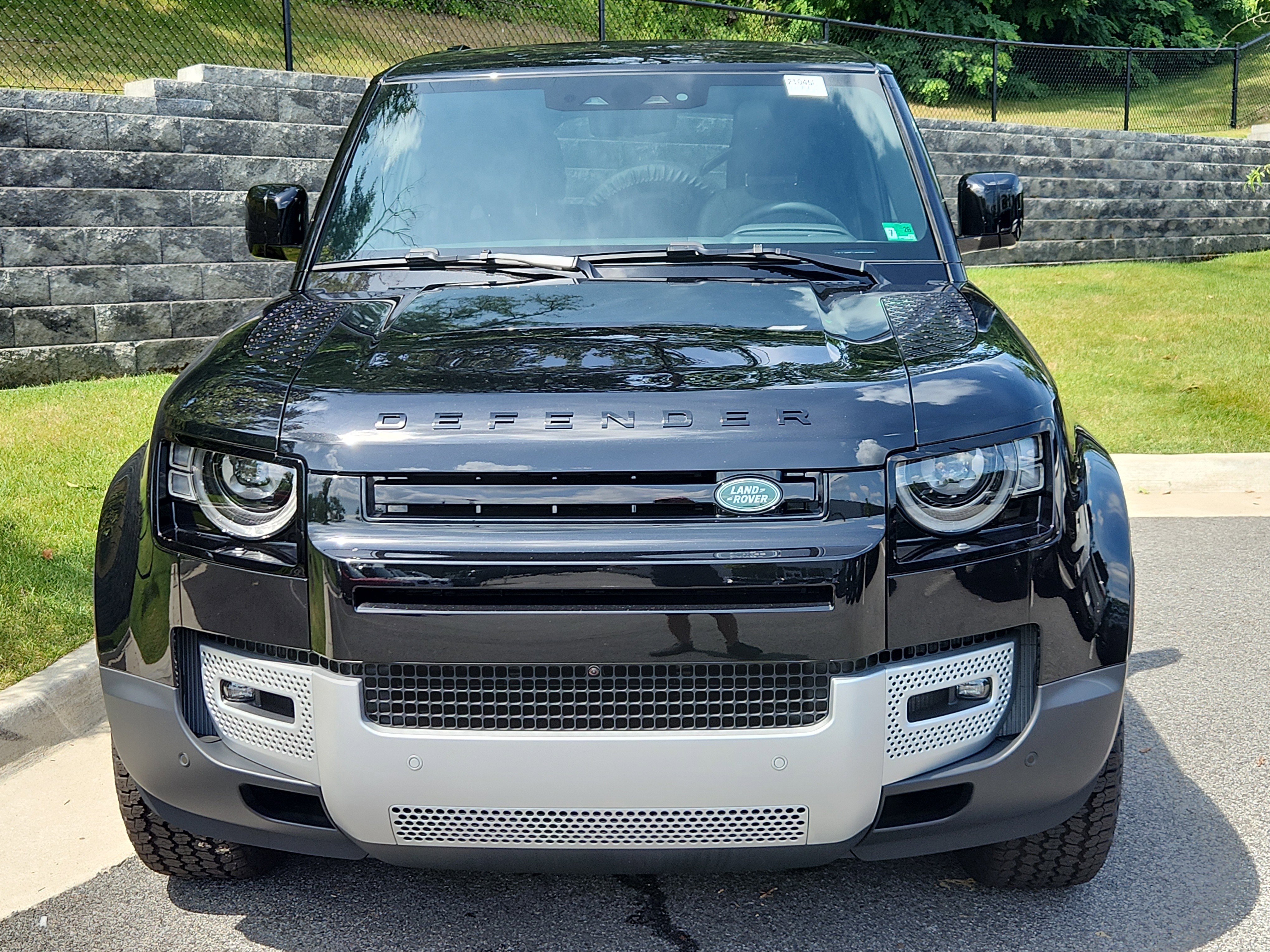 Used 2025 Land Rover Defender 130 S image 8