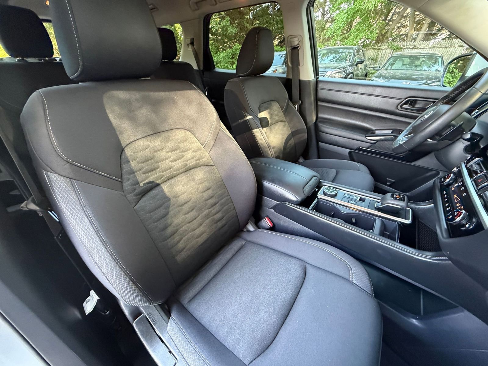 Used 2025 Nissan Pathfinder SV AWD/4WD image 39
