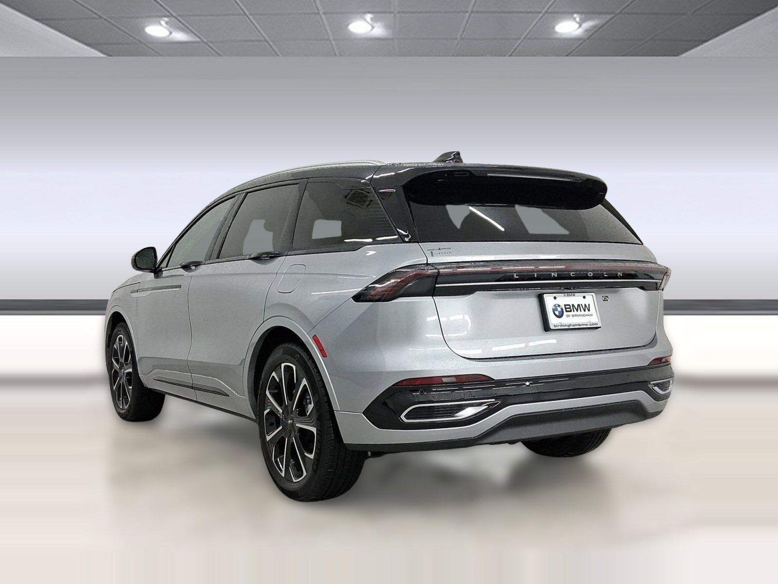 Used 2026 Lincoln Nautilus Reserve image 3