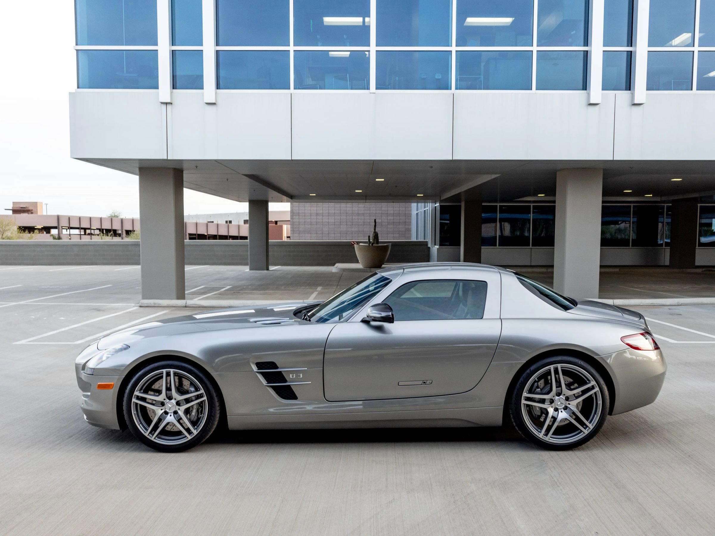 Used 2011 Mercedes-Benz SLS AMG Coupe image 24