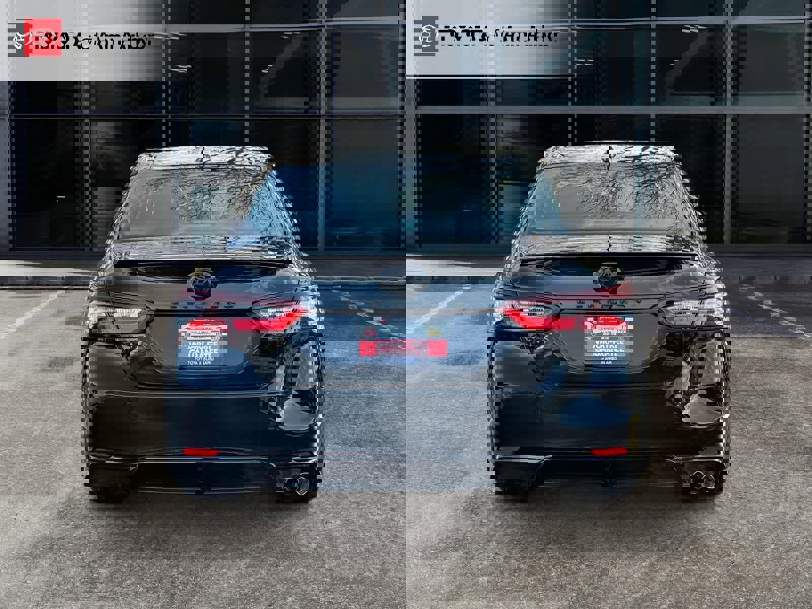 Used 2024 Toyota Camry SE image 11