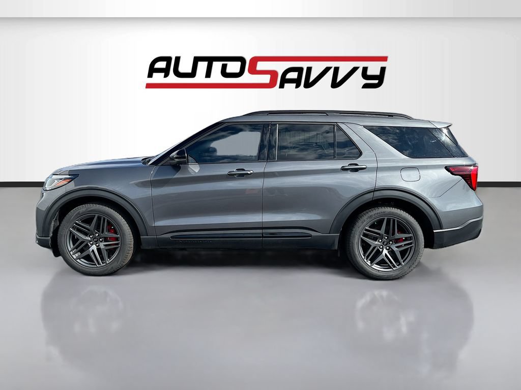 Used 2025 Ford Explorer ST AWD/4WD image 4