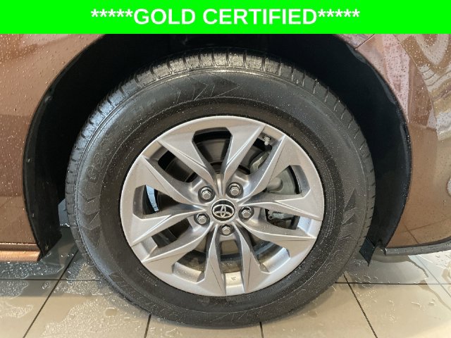 Certified 2022 Toyota Sienna XLE FWD image 40