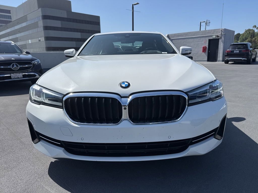 Used 2021 BMW 530e w/ Premium Package RWD image 2