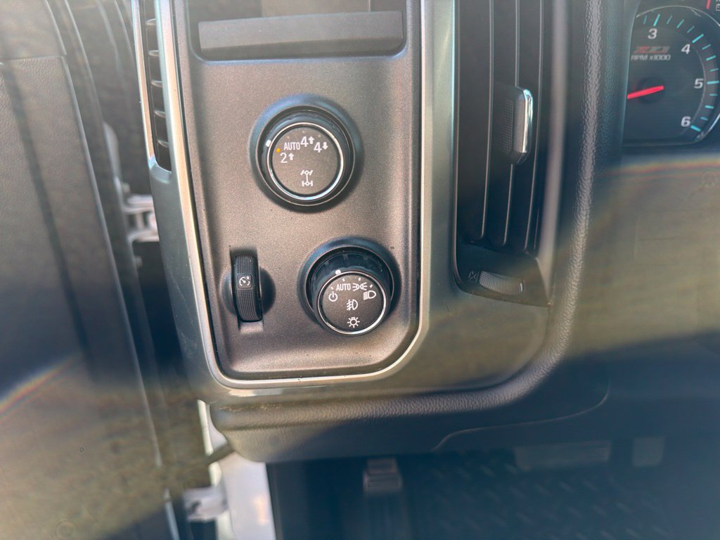 Used 2017 Chevrolet Silverado 1500 LT w/ All Star Edition AWD/4WD image 18
