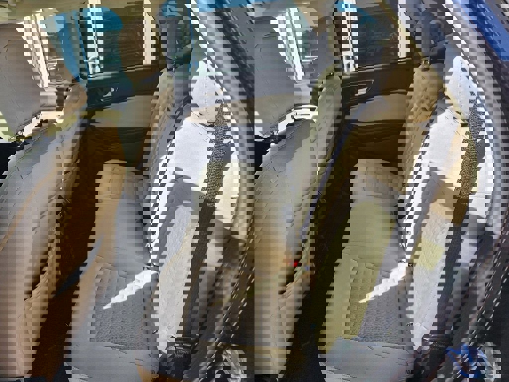 Used 2022 Ford Edge SE w/ Black Appearance Package image 12